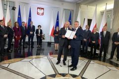 2019-10-24 Jan Warzecha odebrał zaświadczenie o wyborze na posła na Sejm IX kadencji